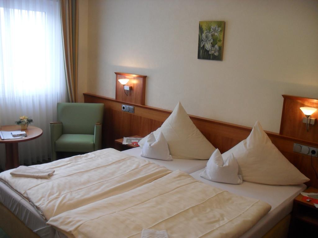 Hotel Reichsschenke Zum Ritter Gotz "Garni" Kröv Rum bild