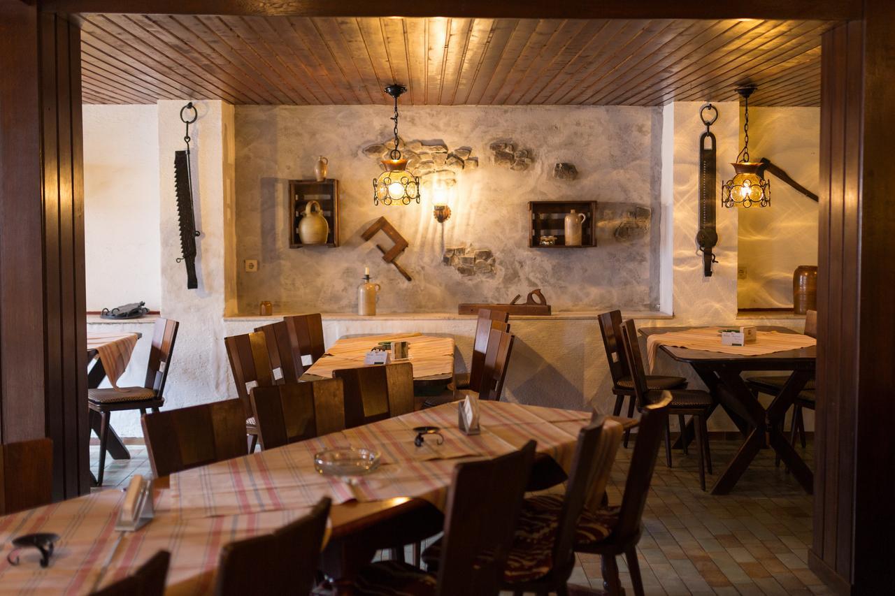 Hotel Reichsschenke Zum Ritter Gotz "Garni" Kröv Exteriör bild